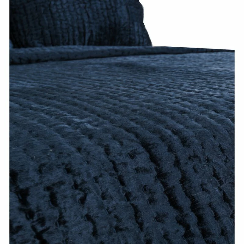 Lipa 96 X 108 Handmade King Quilt With Polyfill And Cotton Binding-Benzara Blue 3 Lipa 96 X 108 Handmade King Quilt With Polyfill And Cotton Binding-Benzara Blue - Image 3