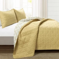 Mid Century Modern Geo Reversible Quilt Yellow 3Pc Set Full/Queen Yellow -Bed Linings Sales 2024 19918ae9a40541468812d5eee5f2d9a1