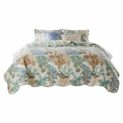Wade Quilt Set, Ocean Design, Scalloped Edges, Floral Pattern-Benzara Multicolor