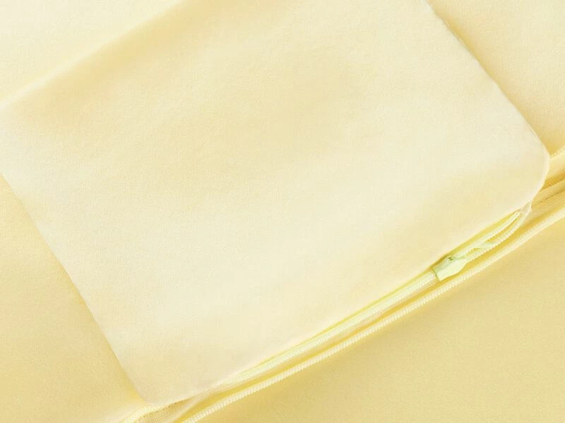 LILYSILK 100% Silk Pillowcase, 19 Momme, 1 Piece Gold 4 LILYSILK 100% Silk Pillowcase, 19 Momme, 1 Piece Gold - Image 4